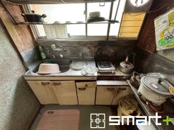 ~リビングを有効活用~
・キッチンは対面式ではなく壁側にございますので、お部屋の中の空間を有効活用できます。
・現地ではぜひ家具の配置などもイメージしながらご見学くださいませ。