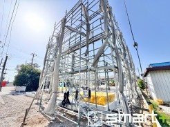 ~ご家族を守る「耐震等級3」~
・住宅性能評価において「耐震等級3」を取得。地震に強い家であることが証明されております。
・倒壊の恐れが低くなりますので、地震保険が半額になるメリットも。