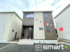 ~スタイリッシュな外観~
・重厚感のあるモノトーンでまとめられた外観はシンプルながらスタイリッシュでおしゃれな仕上がりになります。
・落ち着いた雰囲気で高級感も感じられますね。