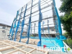 ~ご家族を守る「耐震等級3」~
・住宅性能評価において「耐震等級3」を取得。地震に強い家であることが証明されております。
・倒壊の恐れが低くなりますので、地震保険が半額になるメリットも。
(1号棟)