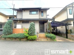 ~十分な広さのある前面道路~
・前面道路は約6mございますので、お車でのすれ違いも楽々で余計なストレスがかかりません。
・日々お車での移動が多い方には大切なポイントですね。