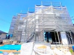 ~完成物件もご案内可能~
・ご案内時には実際の立地に加え、同メーカー・同仕様の完成物件もご案内可能です。
・ぜひ現地と建物をご覧いただき、具体的にイメージしてみてくださいませ。
(1号棟)