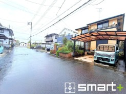 ~閑静な住宅街の立地~
・周辺は閑静な住宅街となっておりますので、静かな暮らしをご実現いただけます。
・前面道路の交通量も多くないので、小さなお子様がいるご家庭でもご安心ですね。