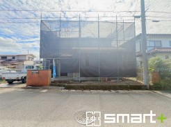 ~十分な広さのある前面道路~
・前面道路は約6mございますので、お車でのすれ違いも楽々で余計なストレスがかかりません。
・日々お車での移動が多い方には大切なポイントですね。