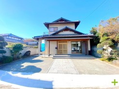 ~お問合せはお気軽に~
・お仕事帰りの遅い時間や短時間のご案内、不動産会社に休みの多い水曜日などでもご対応可能です。
・ぜひお気軽にお問合せくださいませ。お待ちしております!