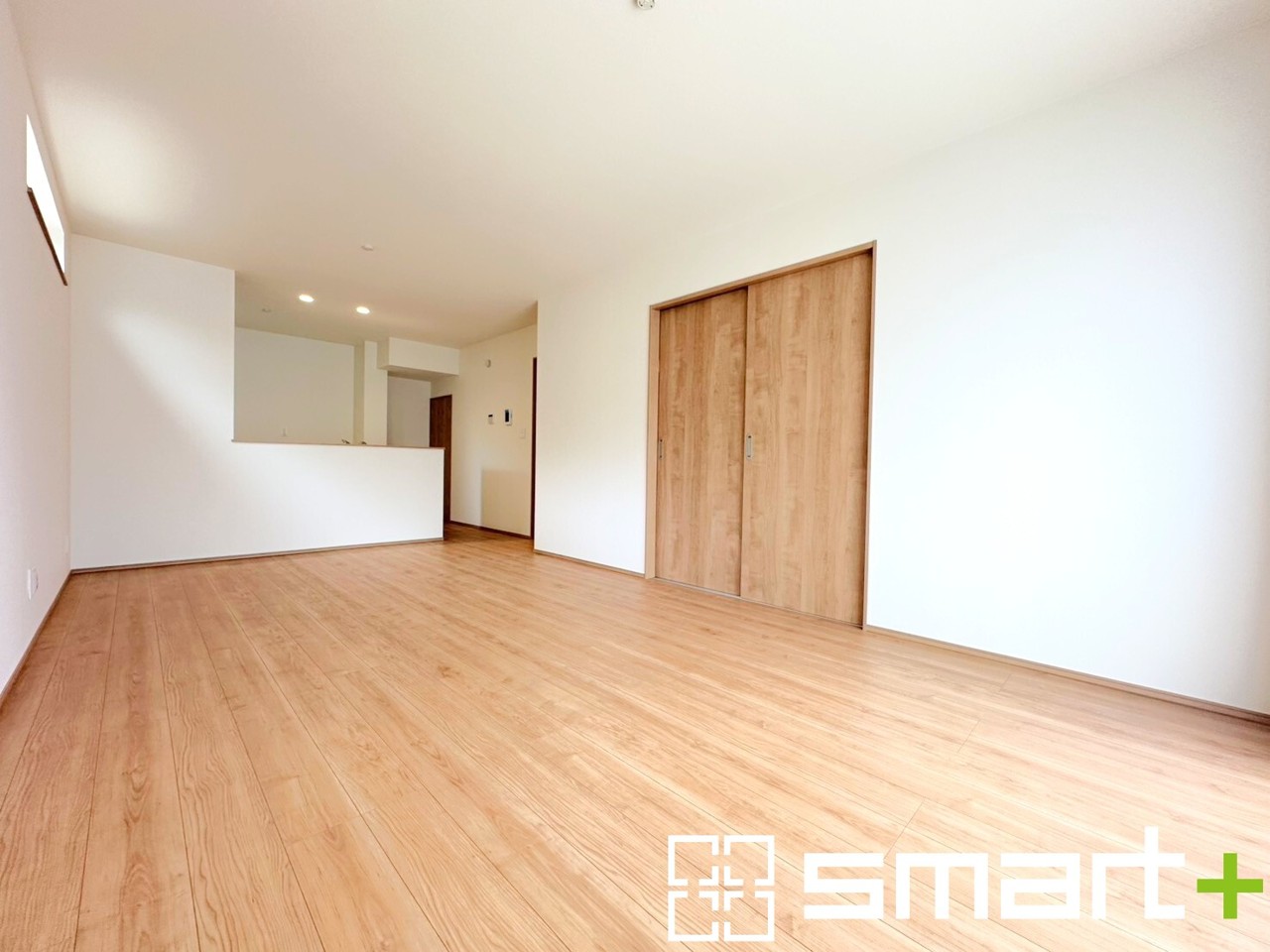 ～ナチュラルな色彩のＬＤＫ～
・自然な風合いの色味で纏められたＬＤＫは家具のコーディネートもしやすくなっております。
・どんなインテリアにするか、考えるだけでも楽しくなりますね。