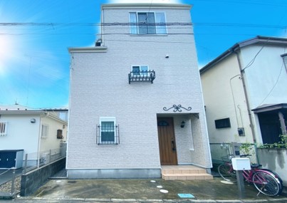 清掃前の物件外観